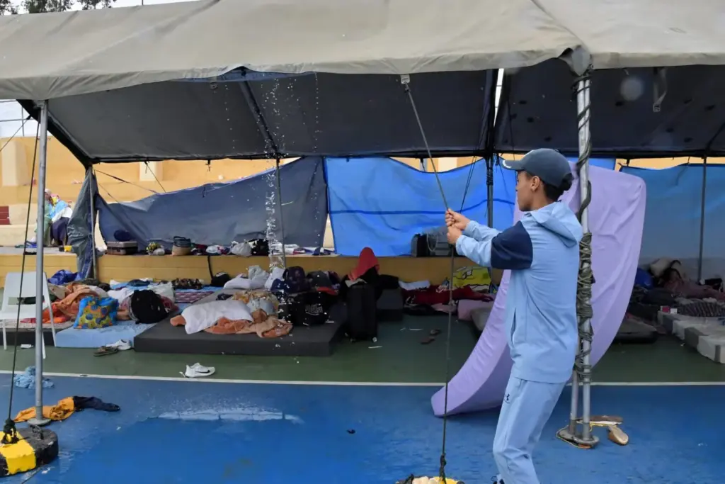 Women and minor migrants, some sick, on wet mattresses in Ceuta: “This is a shame, they are vulnerable people”