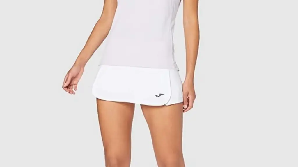 The sporty skirt-pants from Joma that is a hit this summer for being comfortable, lightweight, and easy to match