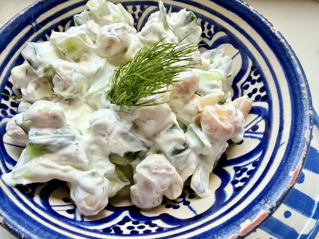 Ensalada de garbanzos con tzatziki
