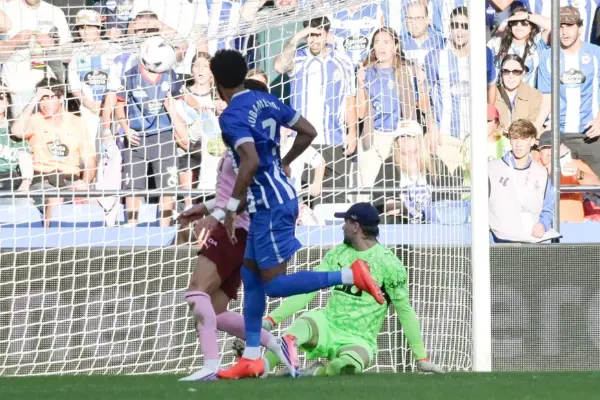 Aubameyang shines for Deportivo against a poor Valencia