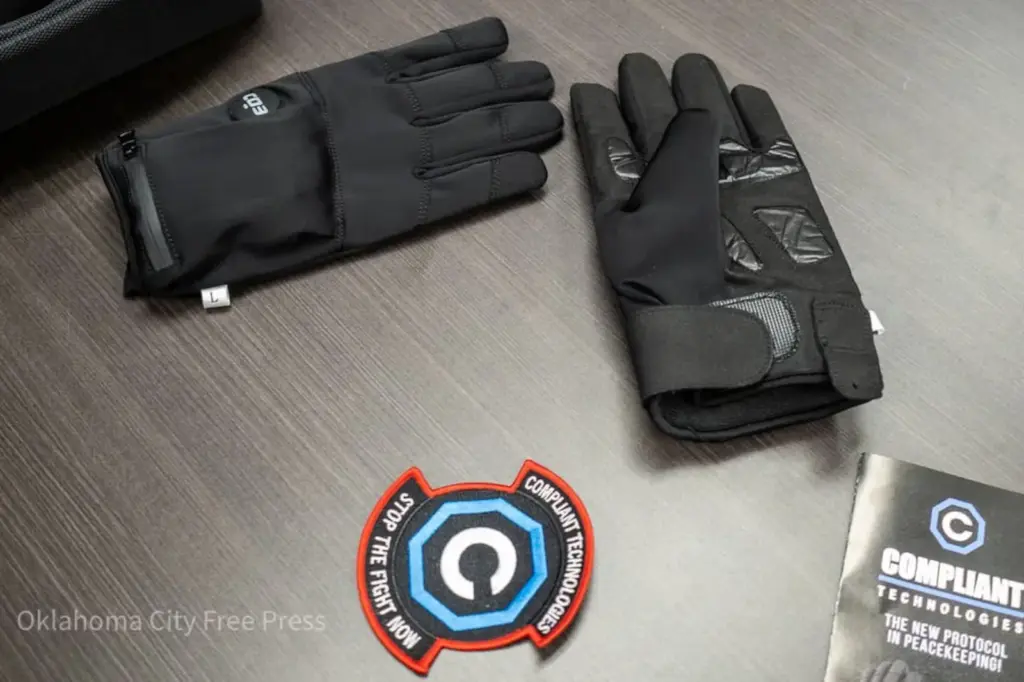 Despite the criticism, ICE will buy 6,000 gloves that produce electric shocks for its immigration offensive