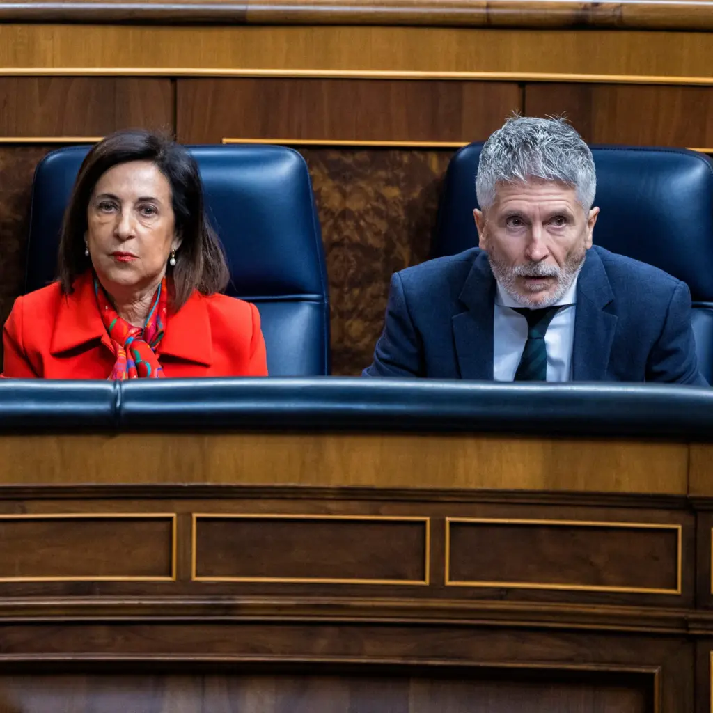 Robles outrages the rest of the Government by clashing with Marlaska and suggesting that the CNI did warn of a big jump in Ceuta