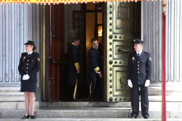 The ushers of Congress dress like movie stars