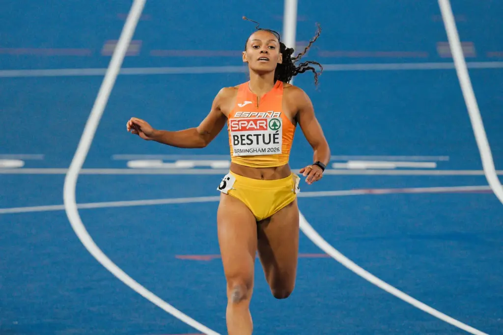 Hunt, 100m and 200m champion, fulfills her wish: “I want it all”