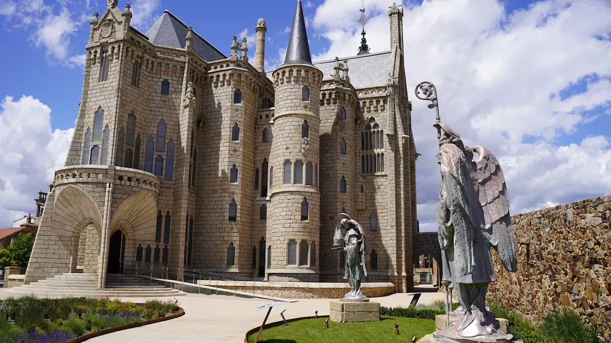 The House of the Dragon and a fairytale palace: León also celebrates the Gaudí Year
