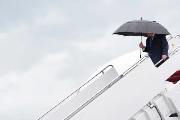 Trump assures that talks with Iran will resume this Monday