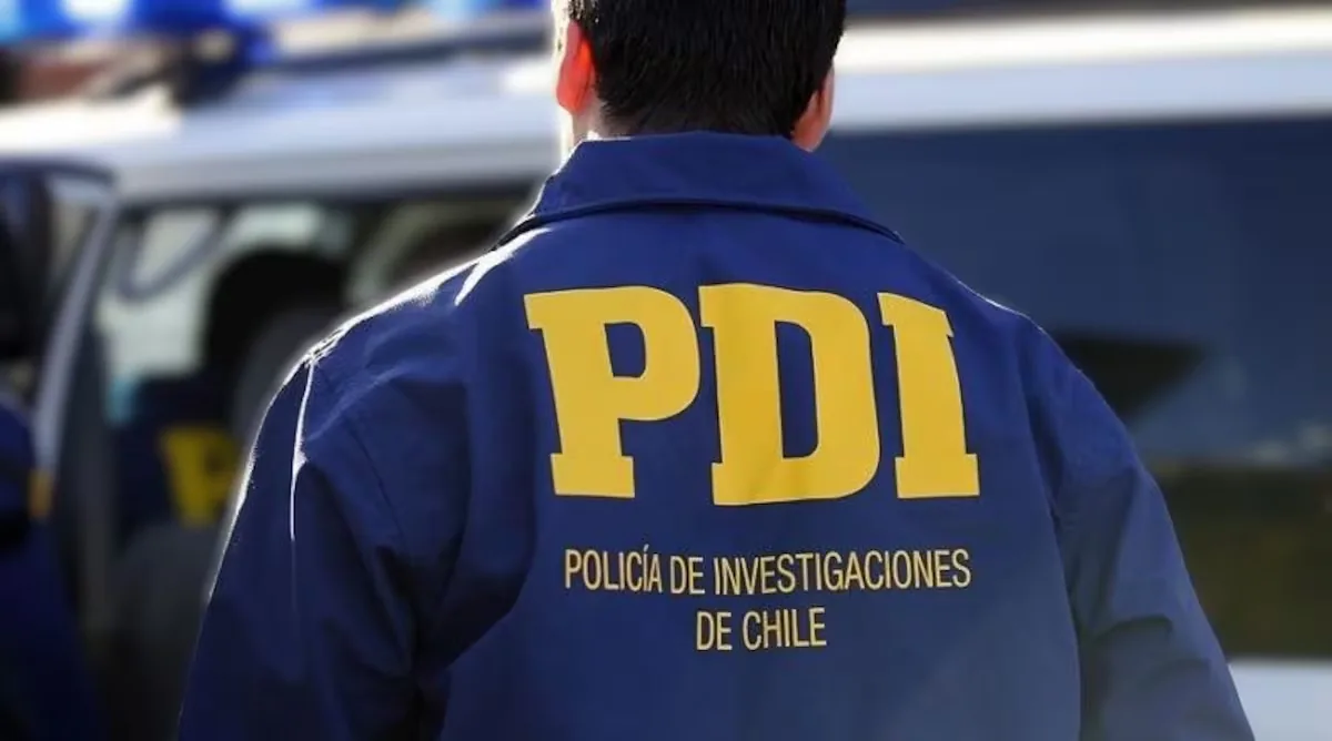 A 14-year-old teenager kills her mother with a hammer in Santiago and goes to school before confessing the crime the next day