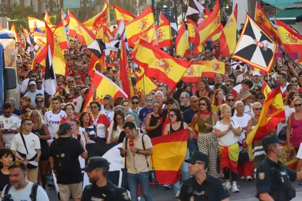 Ceuta takes to the streets again a month after the big entry: "Here we have to fight"
