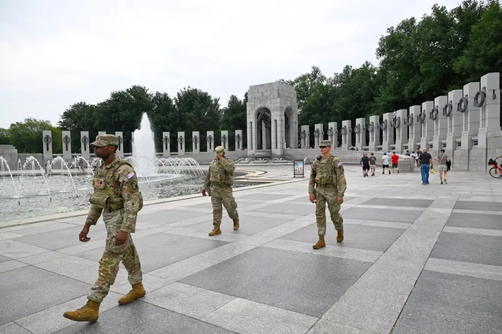 Washington does not get used to the National Guard a year after Trump sent the troops