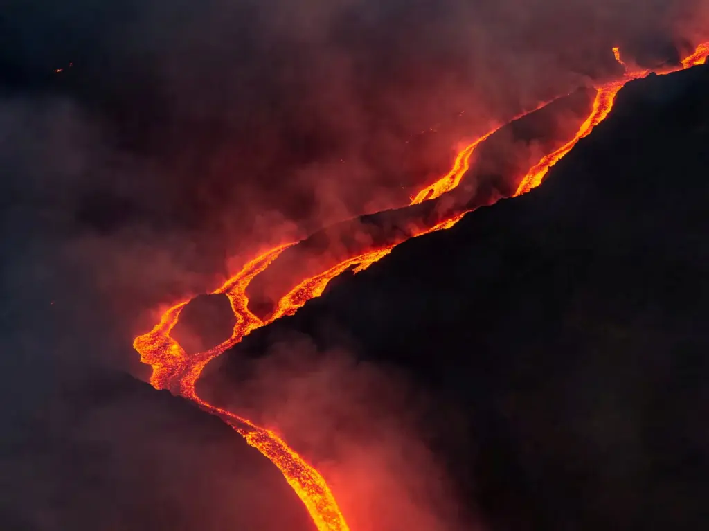 Etna eruption unleashes chaos at Sicily airports during peak season
