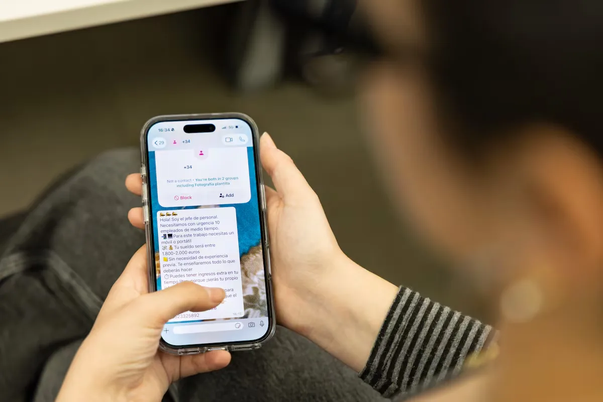 “I didn’t think I could fall for it”: the rise of fake job offers spread through WhatsApp and other messaging networks