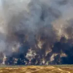 The wind threatens to complicate the evolution of the fires in Tírig, Castellón, and Niebla, Huelva