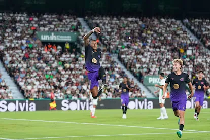 The Flick brand prevails at Barça, which crushes Elche in their league debut