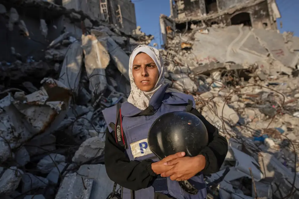 An Israeli soldier, on attacks on the press in Gaza: "For the soldiers, all cameras help Hamas"