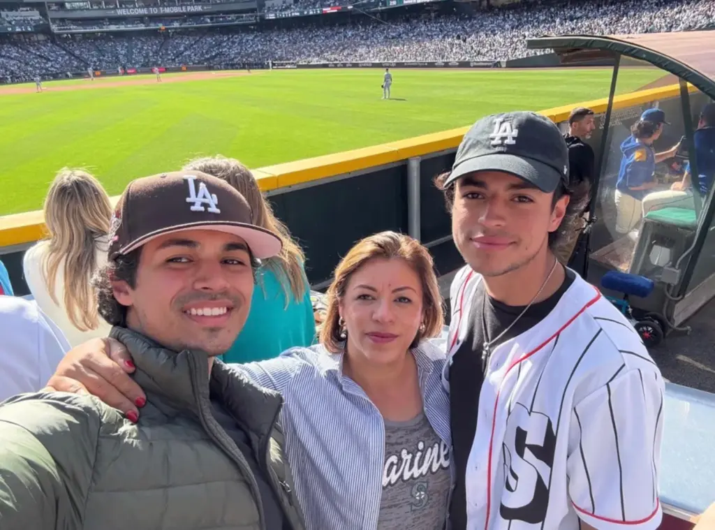 Nora Murillo y dos de sus hijos en el Estado de Washington.