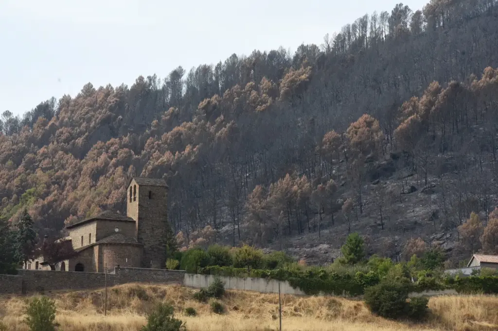 The neighbors affected by the fire in Huesca will be able to return to their homes on Tuesday