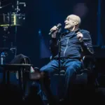 Phil Collins habla de su hospitalización casi mortal por su alcoholismo: “Mis órganos se estaban paralizando. La gente venía a despedirse”