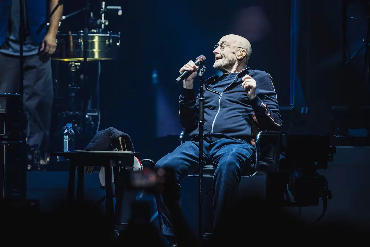 Phil Collins habla de su hospitalización casi mortal por su alcoholismo: “Mis órganos se estaban paralizando. La gente venía a despedirse”