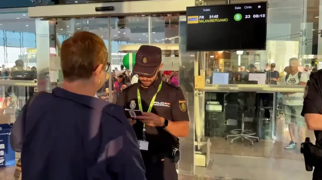 First day of control for travelers coming from Italy: the police request documentation from only 5% or 10% of the passengers