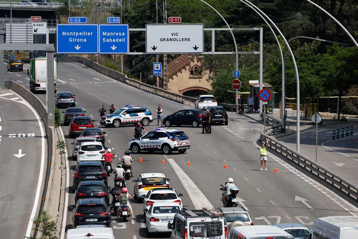 The Mossos arrest a convict in Italy for sexual exploitation