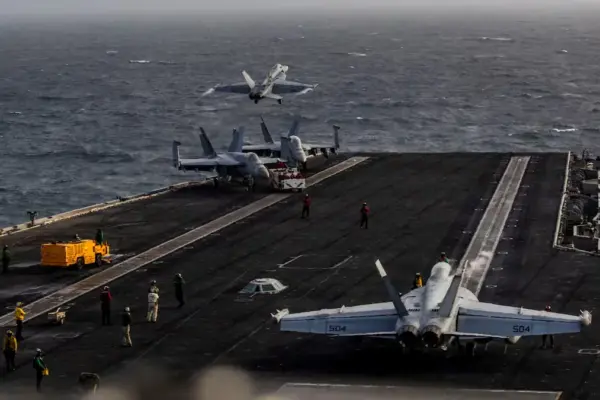 Democrats denounce the poor conditions suffered by sailors on the aircraft carrier ‘Abraham Lincoln’ deployed in the Gulf