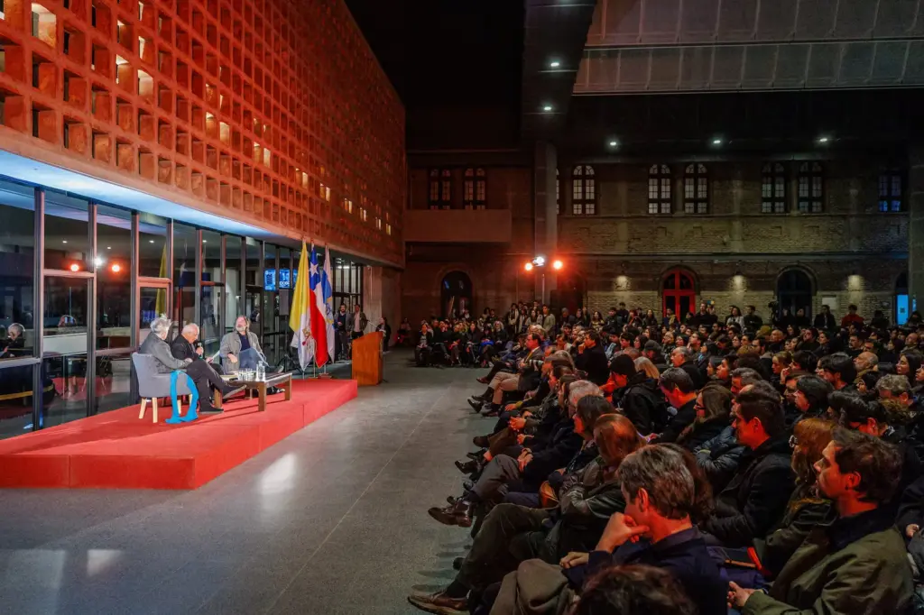 The face-to-face of the two Chilean winners of the Pritzker: “The leap into the void of the first work is of enormous nerve”