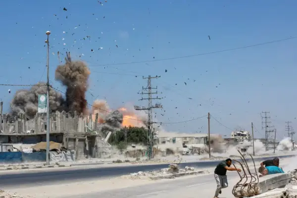 Israel tells Hamas it will intensify its bombings if kite launches from Gaza do not stop