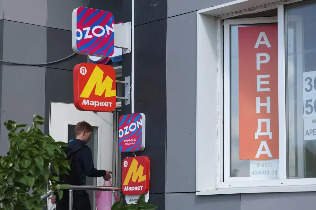 Ukraine targets the heart of Russian trade by bombing four warehouses of the giant Ozon