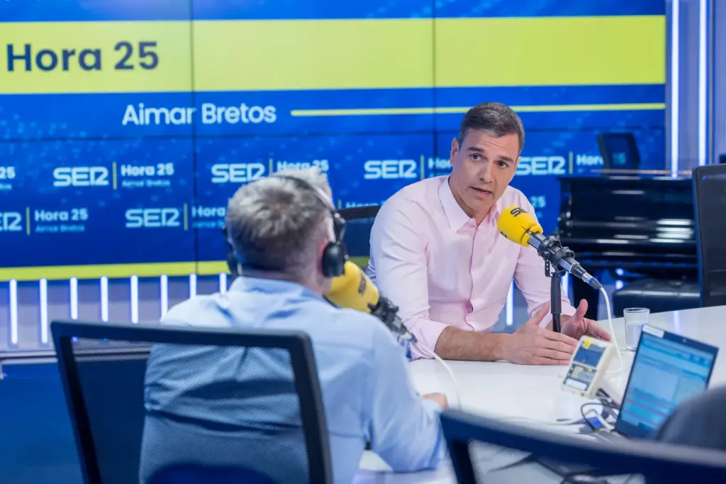 Aimar Bretos se estrenará el lunes en ‘Hoy por hoy’ con una entrevista a Pedro Sánchez