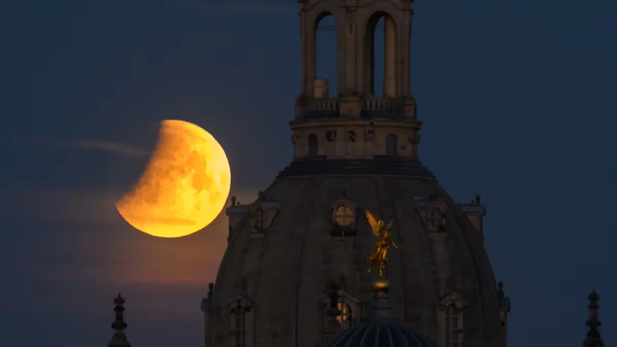 Partial lunar eclipse: when, where and how to see it this August 28
