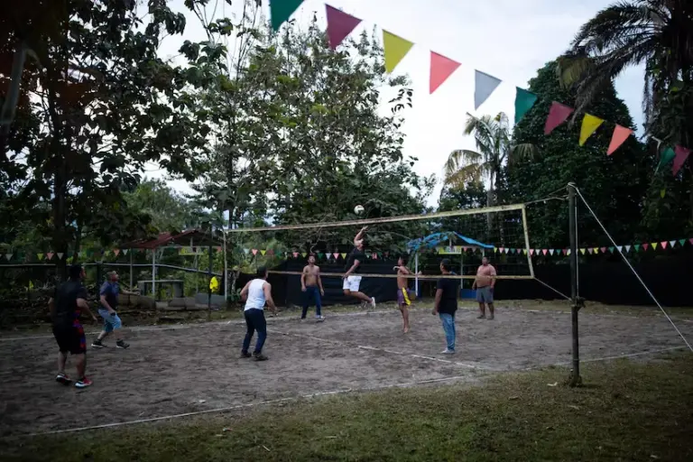 Between the jungle and the oil: the Amazonian municipality to which Colombia owes an energy transition