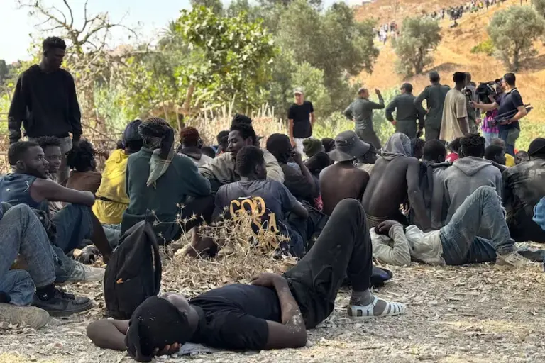 Morocco thwarts the attempt of hundreds of sub-Saharan migrants to reach Ceuta