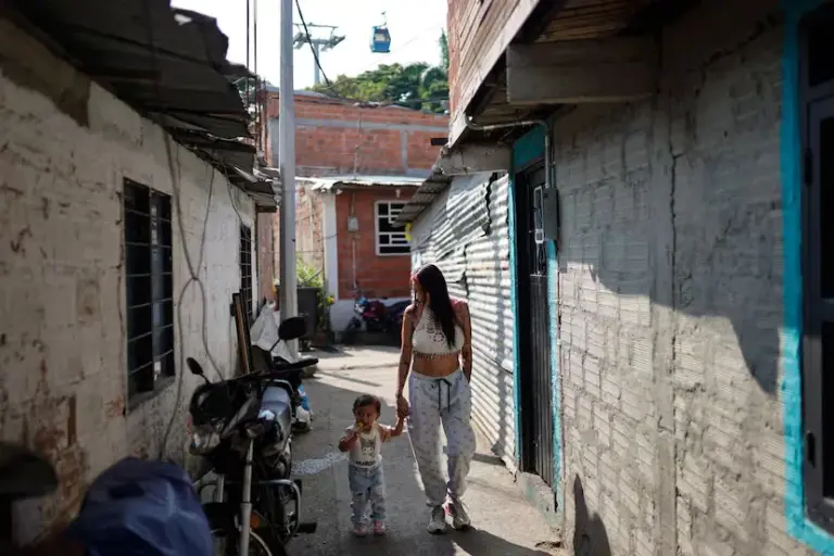 Mayerli, from sleeping on the street to rescuing lives from the rubble of the earthquake in Cali