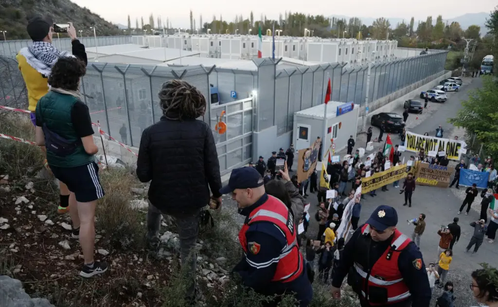 The Ceuta crisis gives wings to supporters of migrant deportation centers outside the EU
