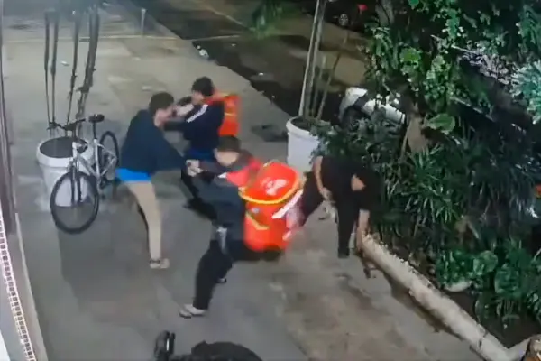 The lynching in Copacabana of a man accused of stealing a bicycle horrifies Brazil
