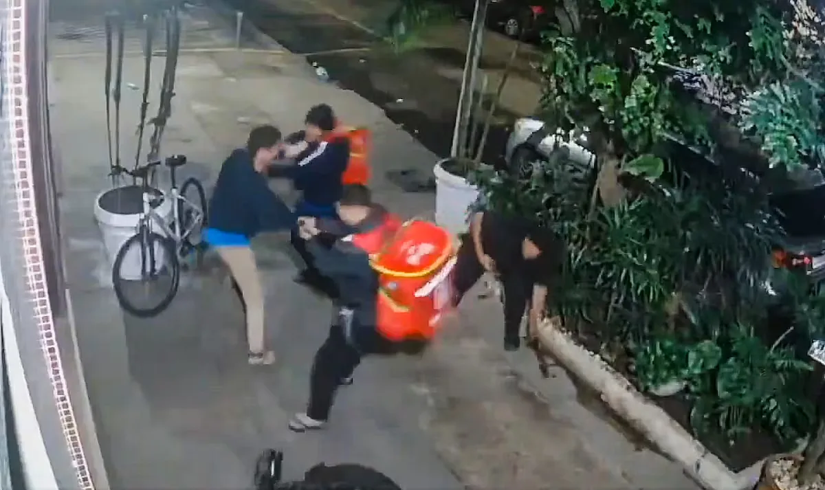 The lynching in Copacabana of a man accused of stealing a bicycle horrifies Brazil