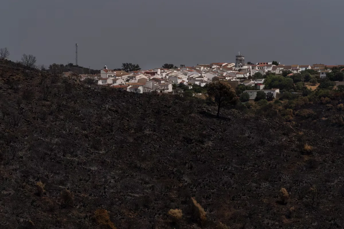Berrocal was saved for the fifth time from the flames with 12 neighbors hiding to defend the town: “The fire stayed 50 meters away”