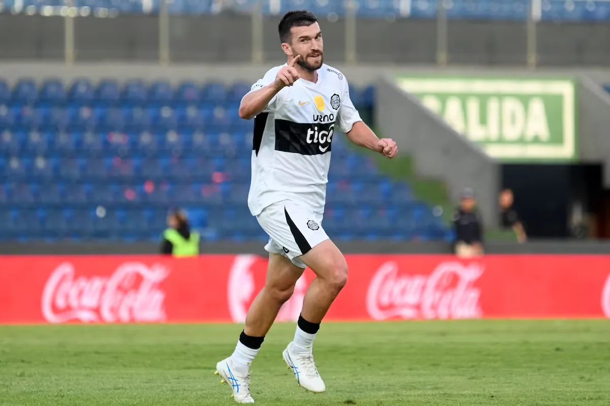Defender Tim Payne enjoys unexpected star fame in Paraguay