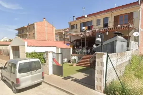 A woman and a girl die in a restaurant fire in Cedrillas, Teruel