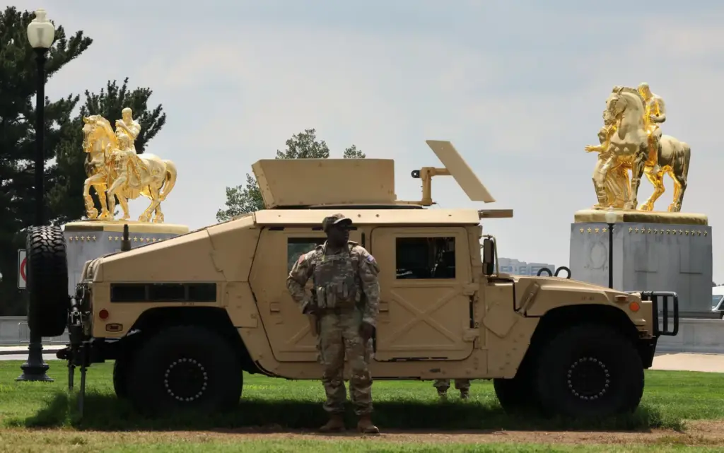 Washington does not get used to the National Guard a year after Trump sent the troops
