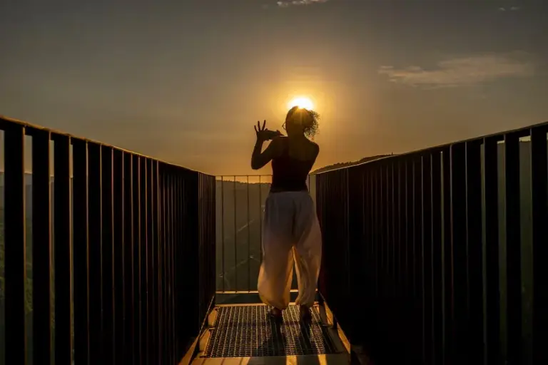 The eclipse conquers the heart of Spain
