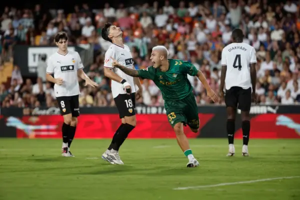 Betis punishes Valencia's stinginess