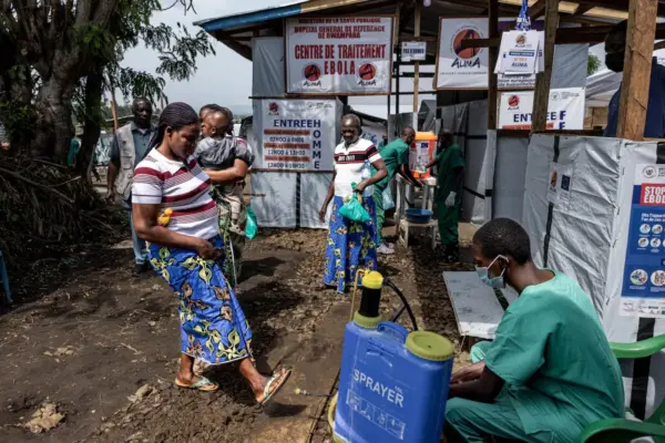A doctor from the field: “In Congo, Ebola doesn't smell like statistics; it smells like chlorine”