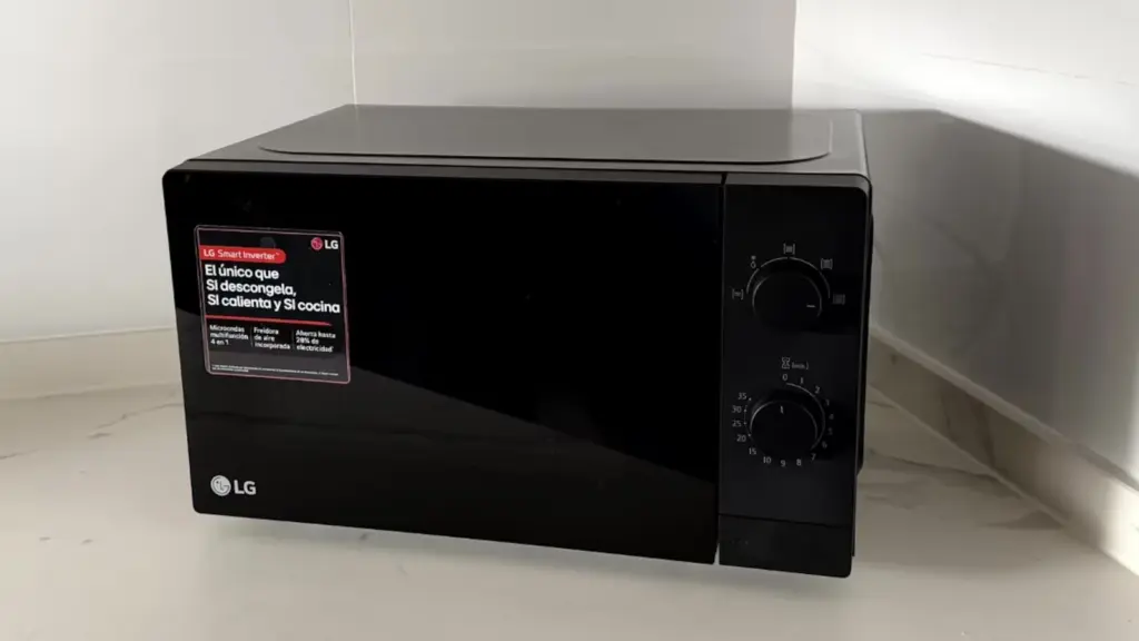 This is one of the best compact microwaves you can buy on Amazon