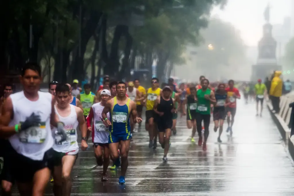 The Mexico City Marathon, between fashion and the risk of the crowd