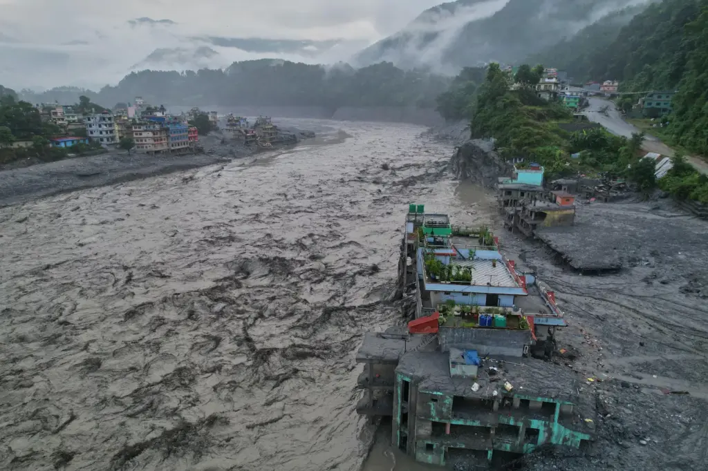 Nepal y Tíbet se enfrentan a una carrera contrarreloj en busca de más de 3.000 desaparecidos