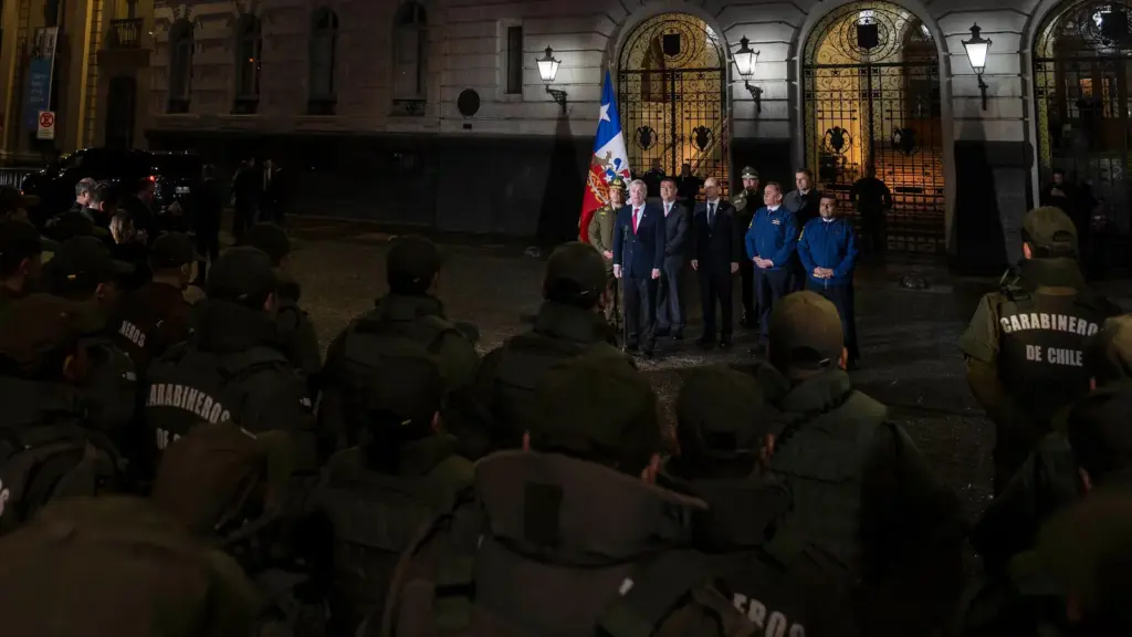 El cambio constitucional en materia de seguridad anunciado por Kast genera dudas entre los expertos y en la oposición
