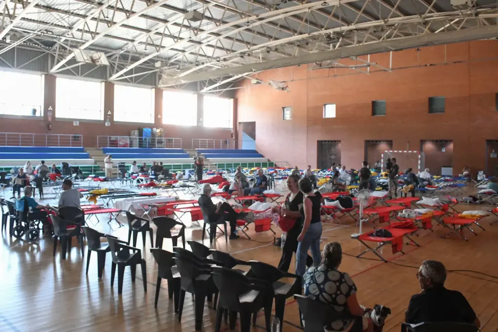 Residents evacuated due to wildfires in Segovia return to their homes after the situation improves