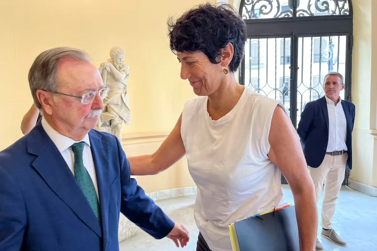 La Moncloa and Ceuta agree on spaces to steer the humanitarian crisis amid great political tension