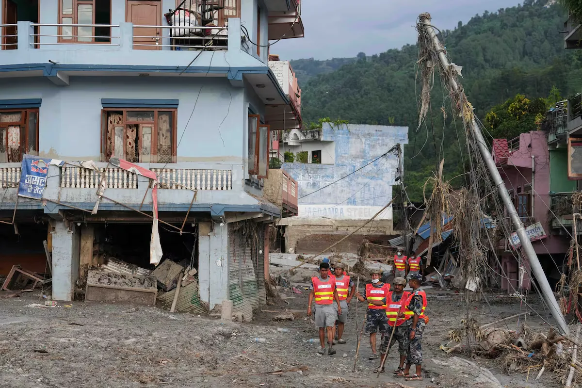 One of the three Spaniards missing after the floods in Nepal rescued